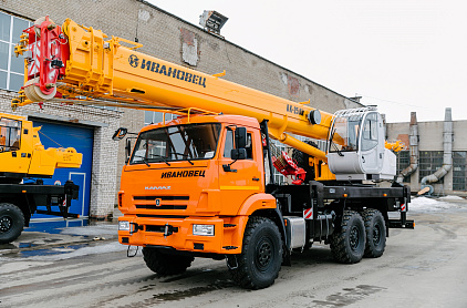 Завод из Иваново презентовал новую модель автокрана на 25 тонн